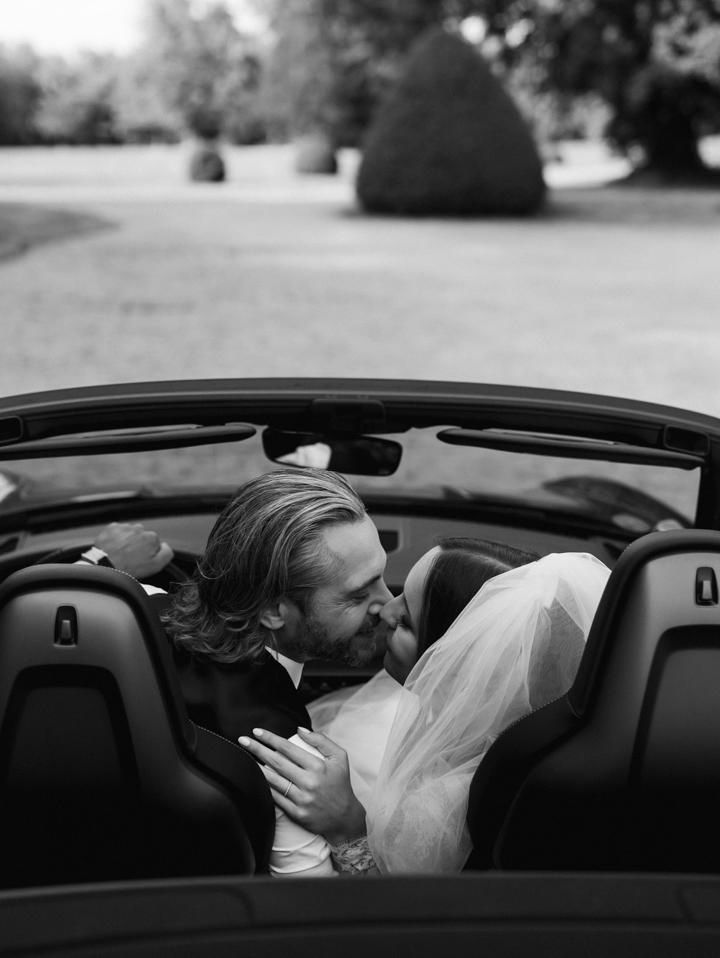 L&B | 2 years later and still obsessed.
Forever one of my favorite love stories 🤍

Wedding Planner @ohmygirls.events 
Photographer @ksemenikhin_wed 
Venue @chateaudechamplatreux 

#weddinganniversary #wedding #mariage #weddingplanner #love #couple #weddingplannerfrance #weddingparis #mariageparis #destinationweddingfrance #organisationmariage #inspomariage #editorialwedding #inspowedding #weddingphotography