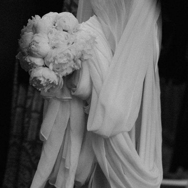 Elegance lives in the details 🤍

Wedding Planner @ohmygirls.events 
Photographer @julieblin_ 
Dress @victoirevermeulen 
Bouquet @maison_dousset
Bride @louisedechevigny 

#weddingplanner #weddingfrance #destinationweddingplanner #destinationweddingfrance #wedding